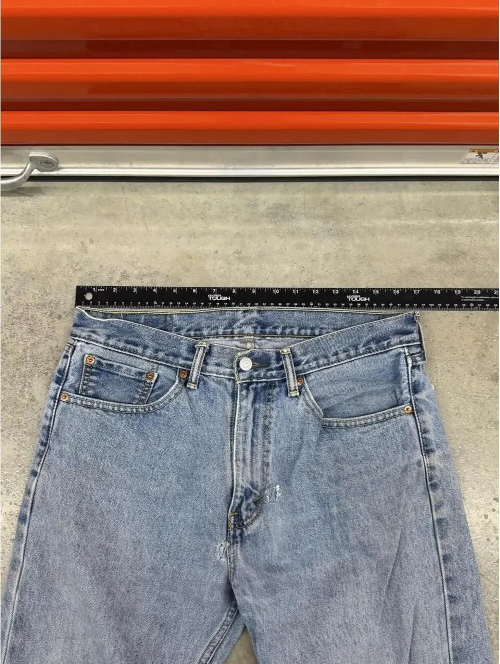 vintage levis 505 faded blue straight leg jeans size 33 x 32